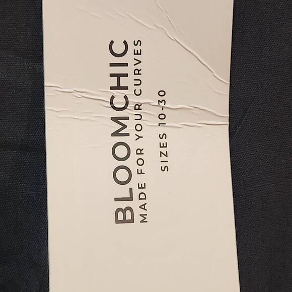 Bloomchic made for curves black dress with metallic gold design belted XL 14-16 - Picture 9 of 11